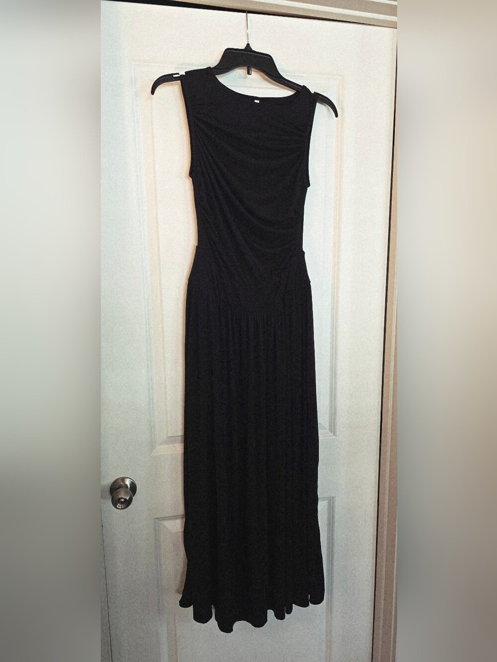 HALARA Elegant Sleeveless Black Maxi Dress - Picture 5 of 7